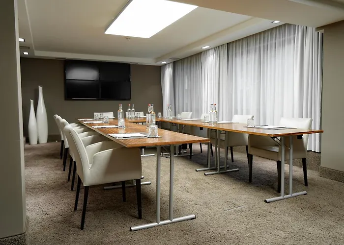 Boston Hh Hotel 4*